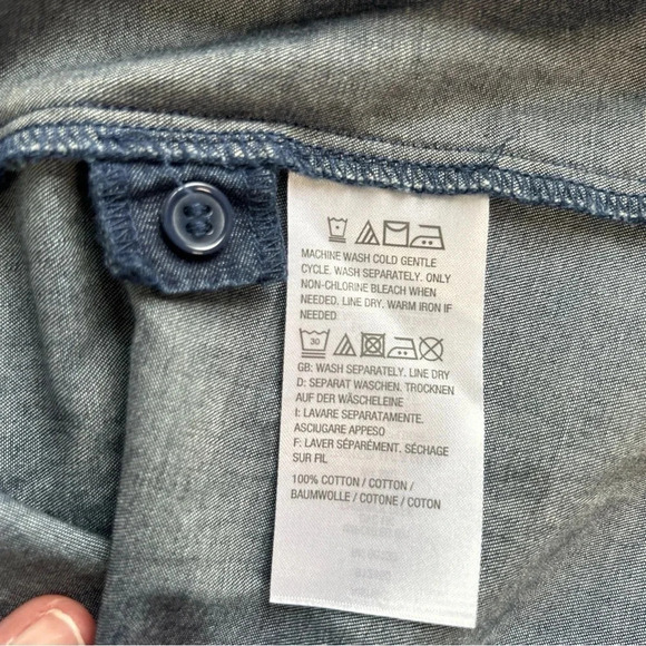 Joan Rivers Women's 1X Lightweight Denim Shirt Ruffle Hem Roll Tab Cotton Modest - Picture 11 of 13